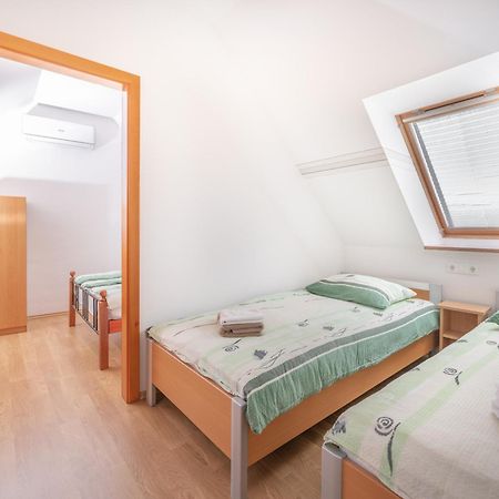 Apartments Suster Stari Trg ob Kolpi Eksteriør bilde