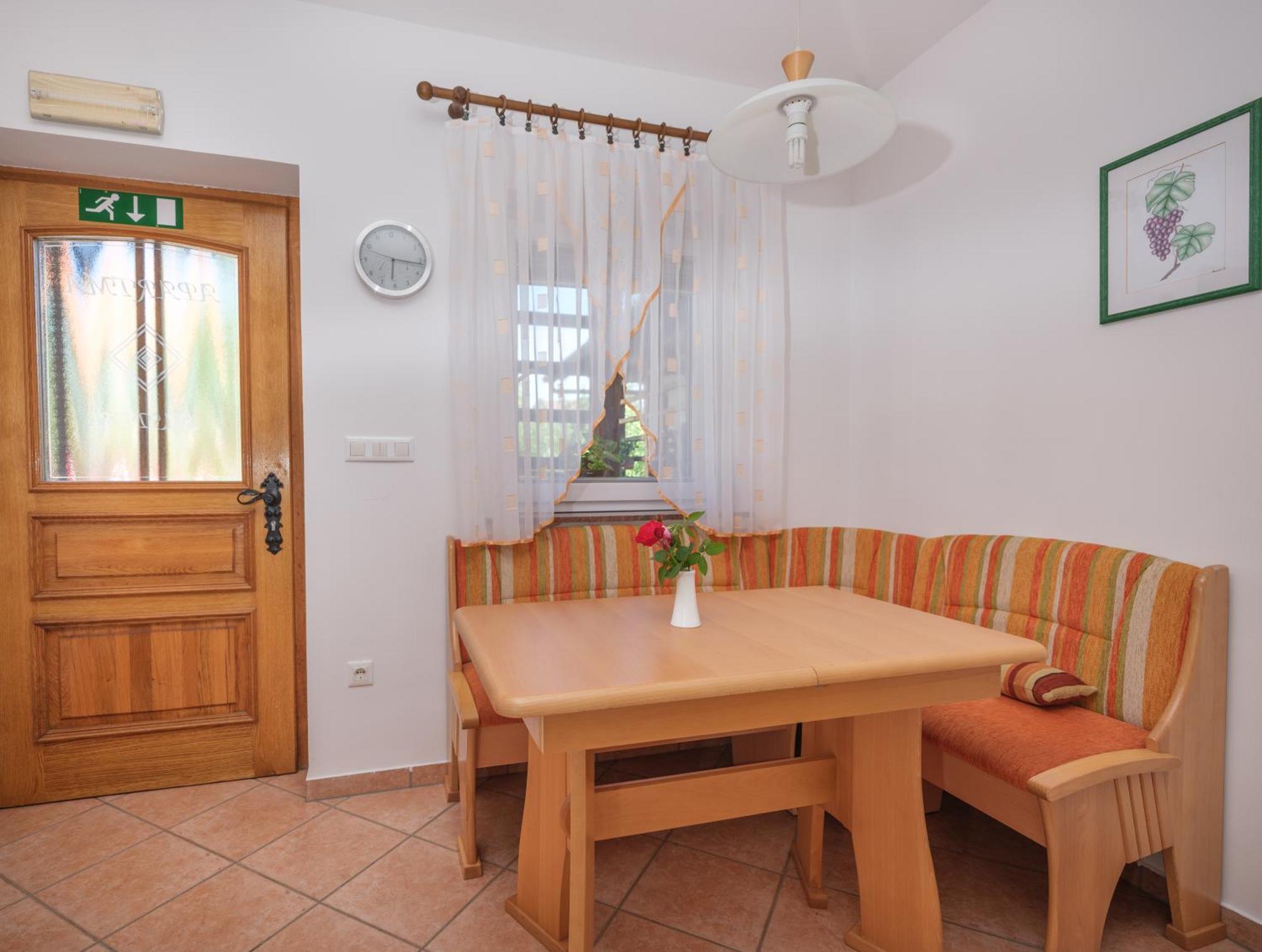 Apartments Suster Stari Trg ob Kolpi Rom bilde